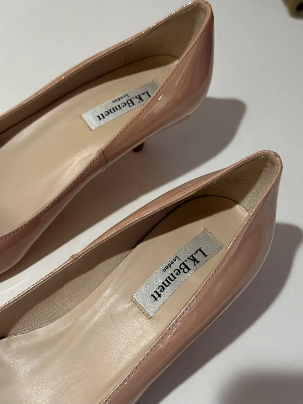 LK Bennett Beige Patent Pointed-Toe Kitten Hills Size EU 37 1/2 Made in Spain